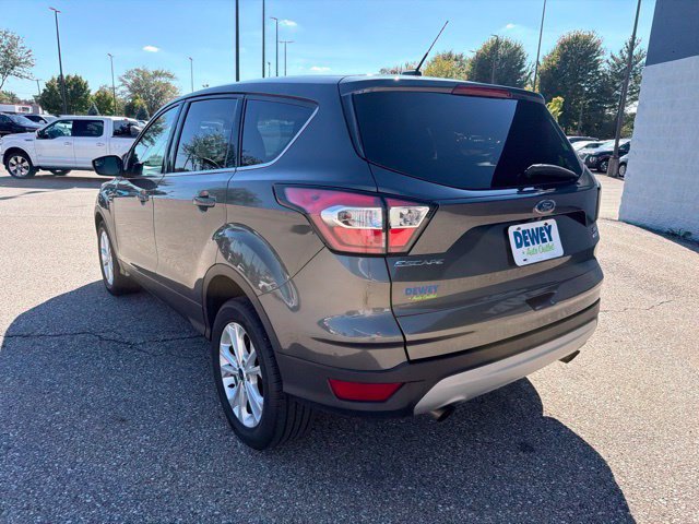 Used 2017 Ford Escape SE w/ SE Cold Weather Package AWD/4WD image 3