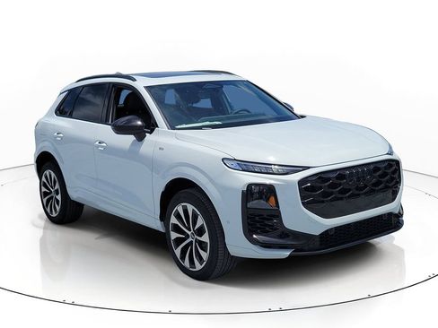 New 2026 Audi Q3 quattro 2.0T AWD/4WD image 1