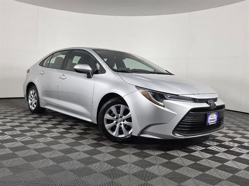 Used 2023 Toyota Corolla LE FWD image 1
