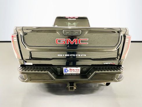 Used 2024 GMC Sierra 2500 AT4 w/ AT4 Premium Plus Package AWD/4WD image 6