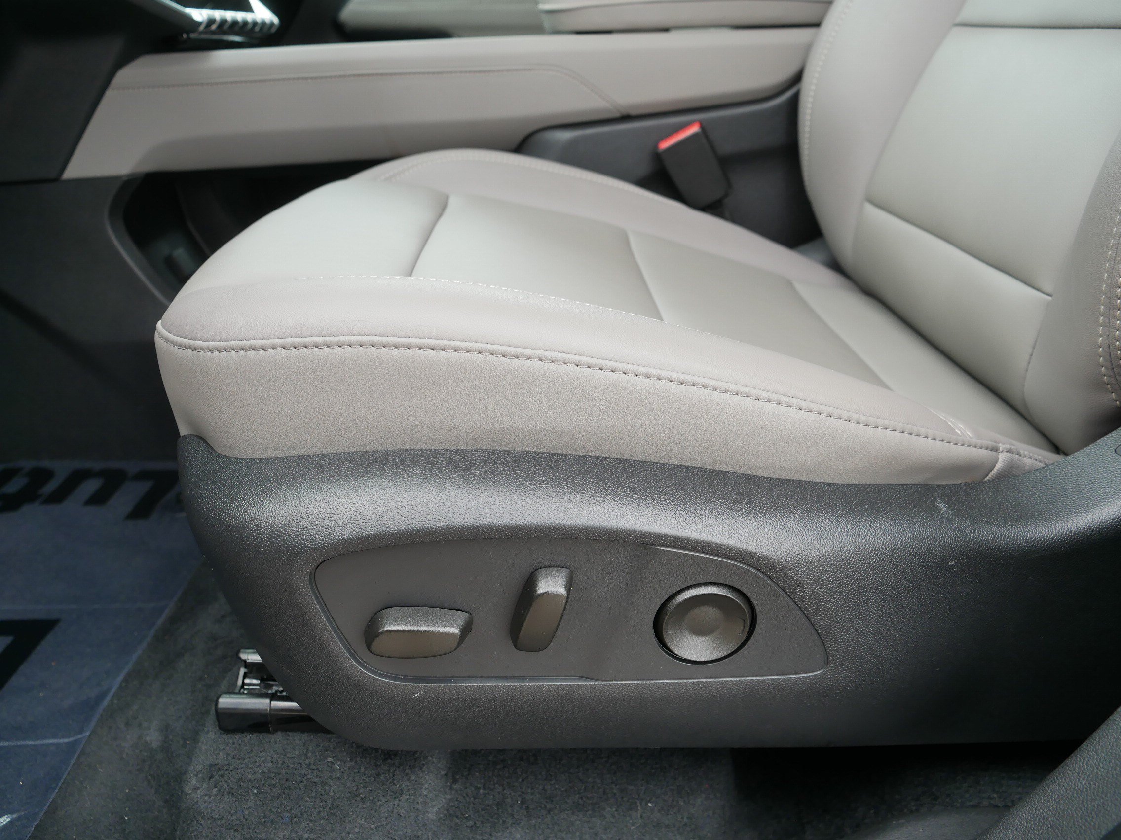 Used 2026 GMC Acadia Elevation w/ Elevation Premium Package AWD/4WD image 20