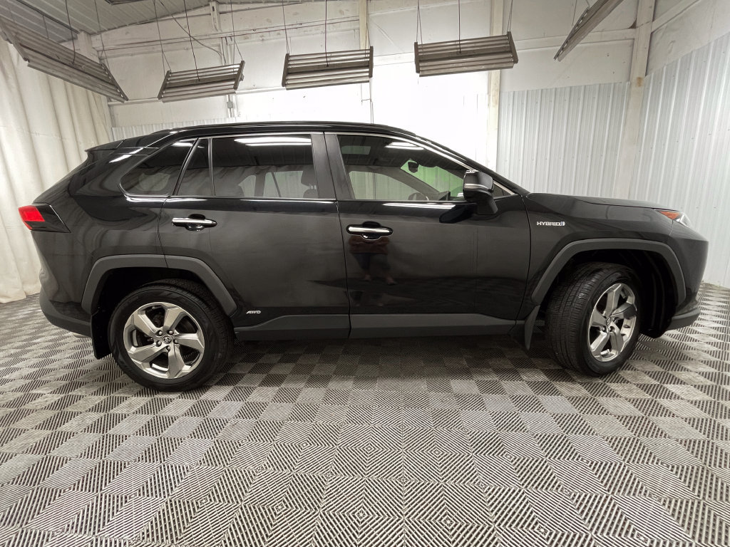 Used 2019 Toyota RAV4 Limited w/ Carpet Mat Package AWD/4WD image 19