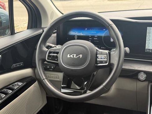 Used 2024 Kia Carnival SX FWD image 16