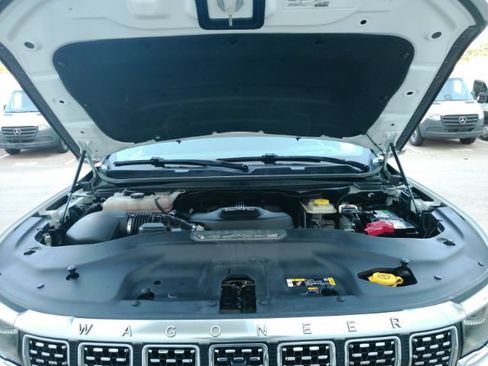 Used 2022 Jeep Grand Wagoneer Series III w/ Rear Seat Video Group 1 AWD/4WD image 61