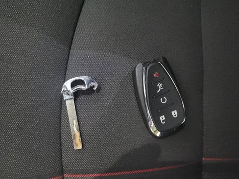 Used 2023 Chevrolet Equinox RS FWD image 32