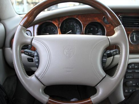 Used 1998 Jaguar XK8 Coupe image 11