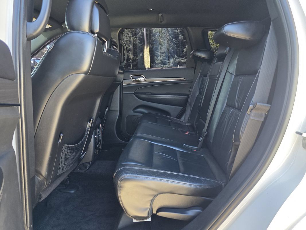 Used 2016 Jeep Grand Cherokee Limited AWD/4WD image 16