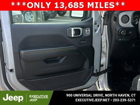 Used 2024 Jeep Wrangler Unlimited Sahara w/ Safety Group image 8