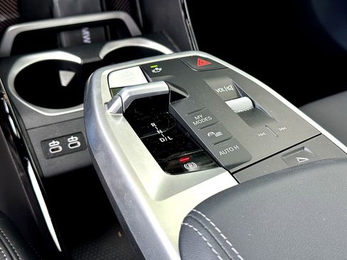 Certified 2025 BMW X2 xDrive28i image 17