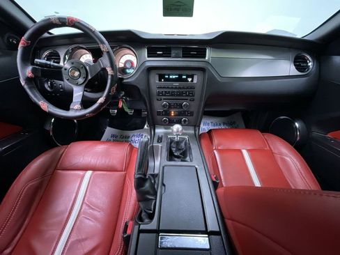 Used 2010 Ford Mustang GT Premium image 17