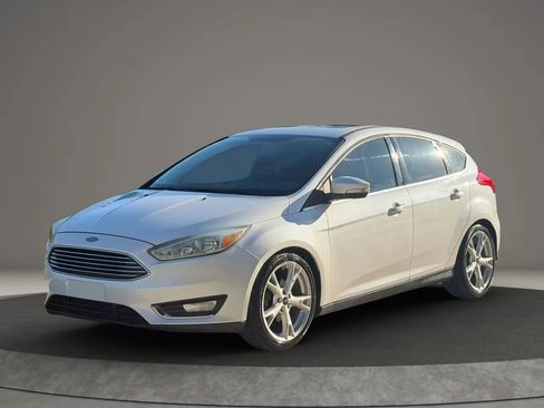 Used 2015 Ford Focus Titanium FWD image 7