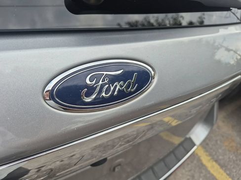 Used 2022 Ford Explorer Limited w/ Equipment Group 301A RWD image 13