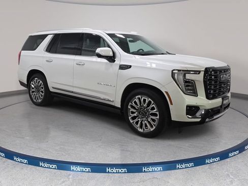 Used 2025 GMC Yukon Denali Ultimate AWD/4WD image 4