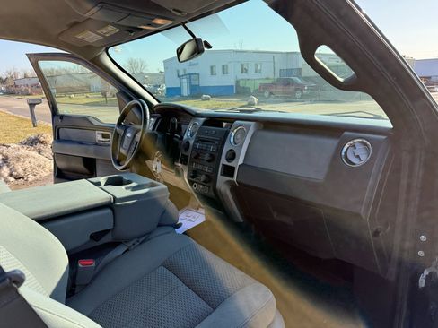 Used 2011 Ford F150 XLT w/ XLT Chrome Pkg image 30