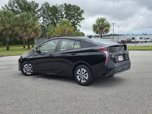 Used 2016 Toyota Prius Two FWD image 4