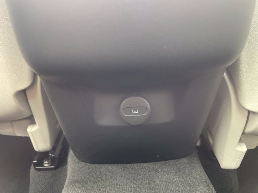 Certified 2024 Volvo XC60 B5 Core w/ Climate Package AWD/4WD image 18