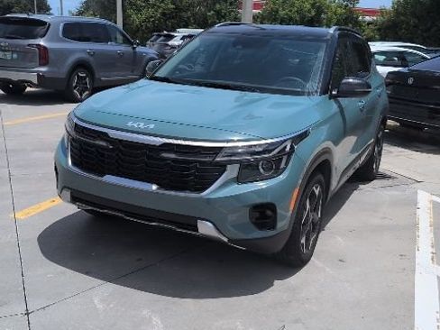 Certified 2025 Kia Seltos S FWD image 2