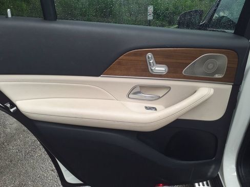 Used 2023 Mercedes-Benz GLS 450 4MATIC image 25