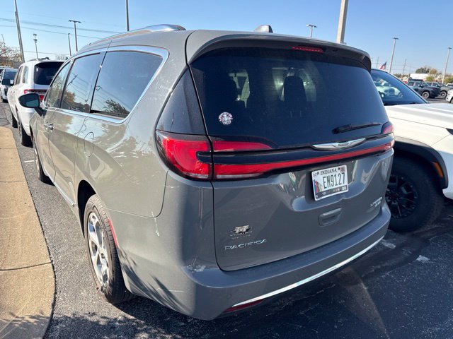Used 2021 Chrysler Pacifica Limited AWD/4WD image 5