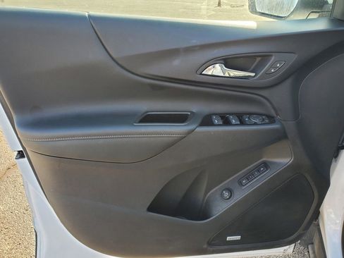 Used 2023 Chevrolet Equinox Premier image 9