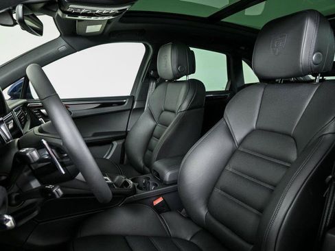 Used 2026 Porsche Macan AWD/4WD image 5