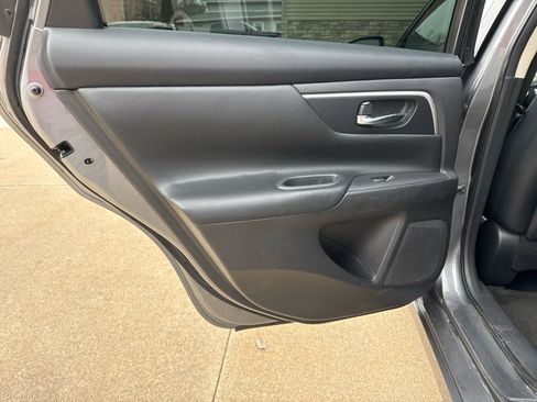 Used 2016 Nissan Altima 2.5 SL w/ 2.5 Technology Package image 16