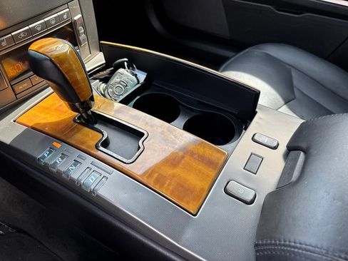 Used 2004 Cadillac XLR RWD image 16