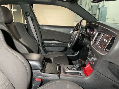Used 2022 Dodge Charger R/T w/ Blacktop Package image 12