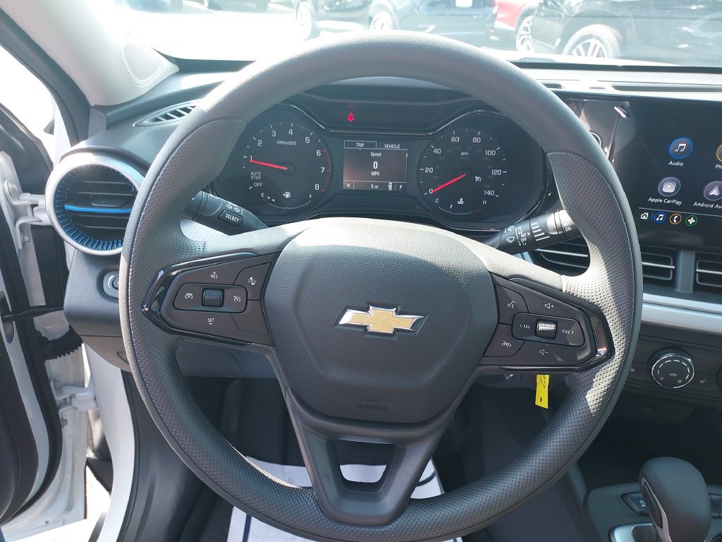 New 2026 Chevrolet Trax LS w/ LS Convenience Package FWD image 17
