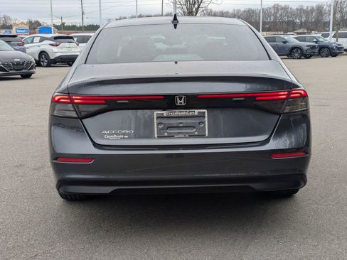 Used 2025 Honda Accord SE image 5