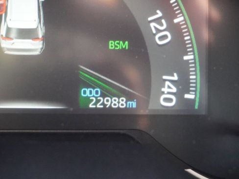 Used 2025 Toyota RAV4 XLE w/ Convenience Package image 4