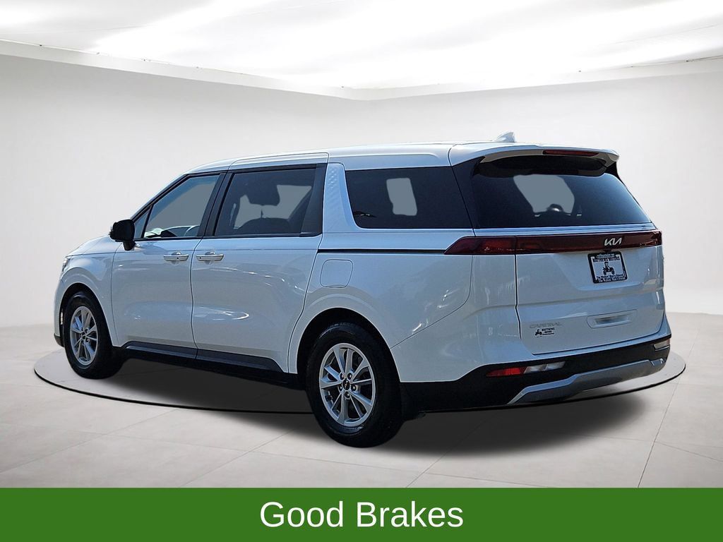 Used 2024 Kia Carnival LX FWD image 5