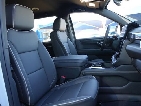 New 2026 GMC Yukon XL Elevation w/ LPO, Floor Liner Package image 17