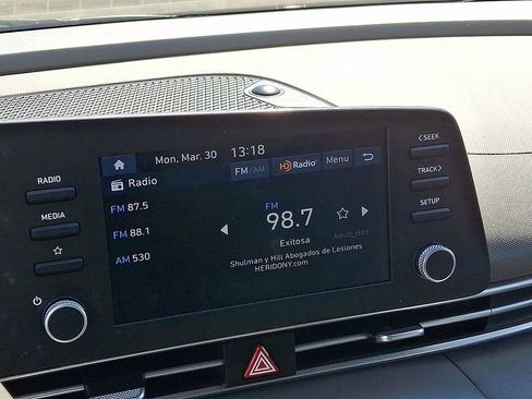 Used 2024 Hyundai Elantra SE FWD image 17
