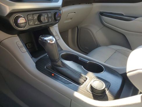 Used 2018 GMC Acadia SLT image 27