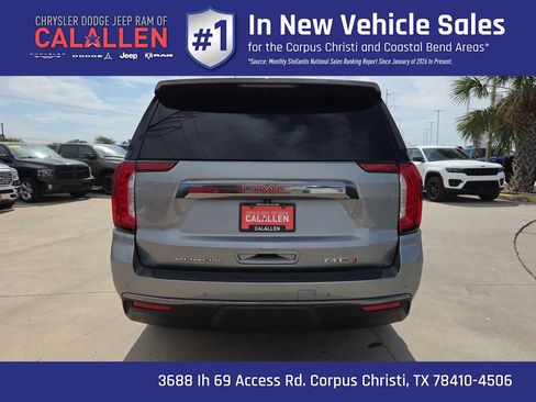 Used 2023 GMC Yukon AT4 w/ AT4 Premium Plus Package AWD/4WD image 13