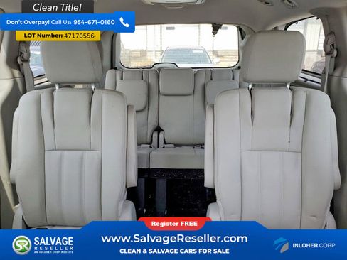 Used 2015 Chrysler Town & Country Touring image 13