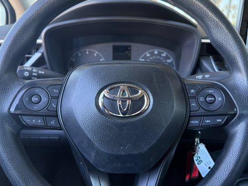 Used 2025 Toyota Corolla LE FWD image 23