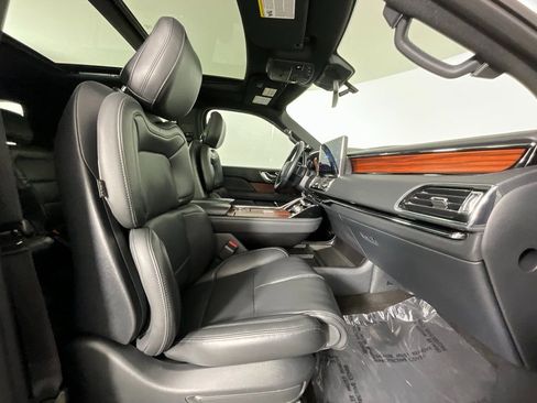Used 2024 Lincoln Navigator Premiere image 20