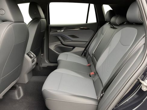 New 2026 Volkswagen Tiguan SE R-Line AWD/4WD image 7