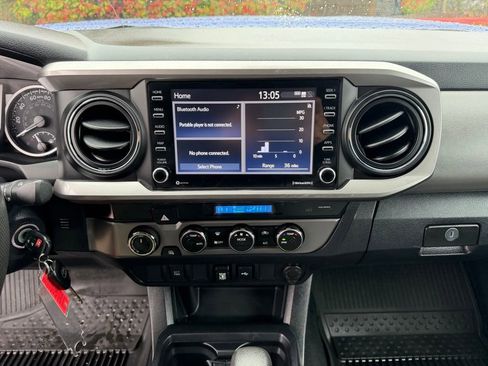 Used 2022 Toyota Tacoma SR5 AWD/4WD image 20
