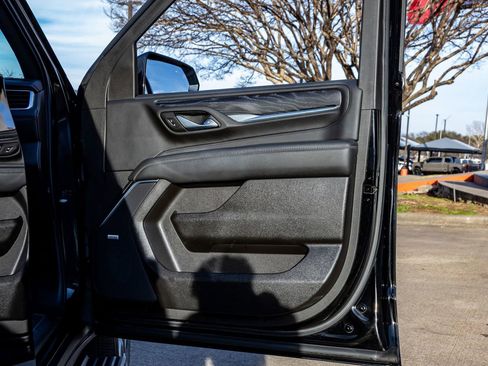 Used 2021 GMC Yukon Denali w/ Denali Ultimate Package image 34