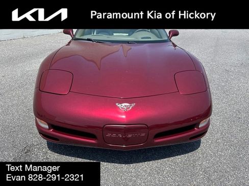 Used 2003 Chevrolet Corvette Coupe w/ Preferred Equipment Group RWD image 2