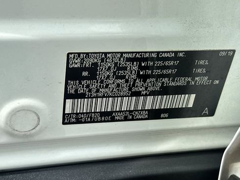 Used 2019 Toyota RAV4 LE w/ Carpet Mat Package FWD image 32