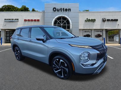Used 2023 Mitsubishi Outlander SE