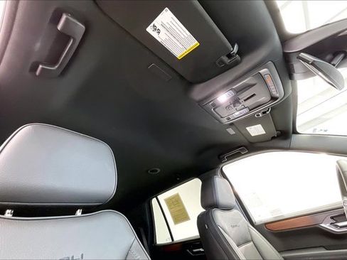 Used 2025 GMC Yukon Denali image 24