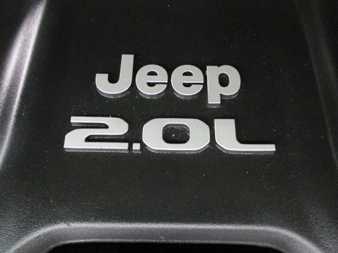 Used 2022 Jeep Wrangler Unlimited Sahara image 29
