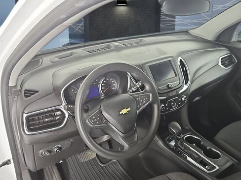 Used 2022 Chevrolet Equinox LT AWD/4WD image 17