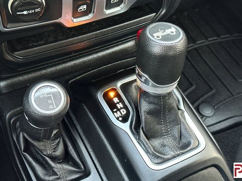 Used 2019 Jeep Wrangler Sport S image 26