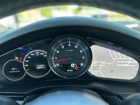 Used 2020 Porsche Cayenne image 25